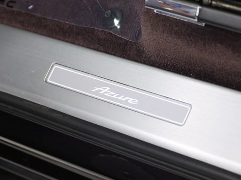 Used 2023 Bentley Bentayga Extended Wheelbase AWD/4WD image 19