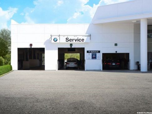 Used 2025 BMW 330i Sedan w/ Convenience Package image 34