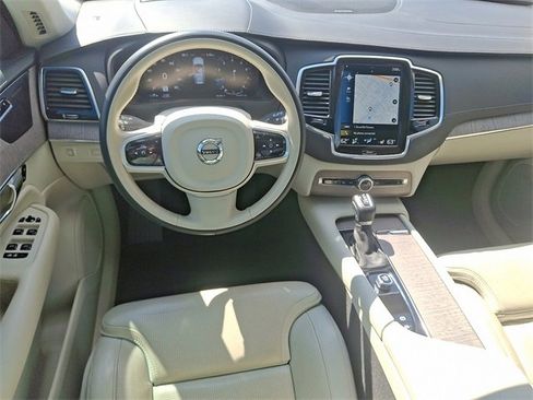 Used 2022 Volvo XC90 T6 Inscription w/ Advanced Package image 10