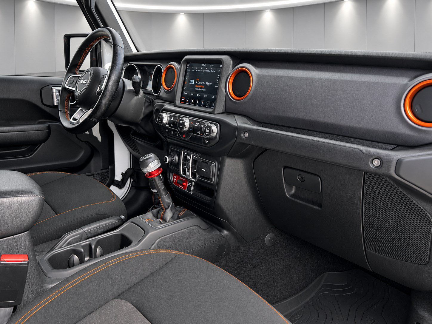 Used 2022 Jeep Gladiator Mojave AWD/4WD image 29