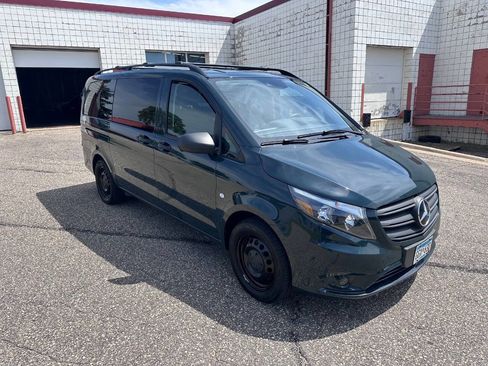 Used 2021 Mercedes-Benz Metris Passenger image 2