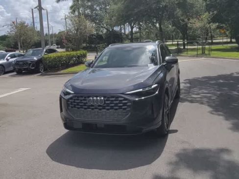 Certified 2025 Audi Q5 Premium Plus w/ Premium Plus AWD/4WD image 3