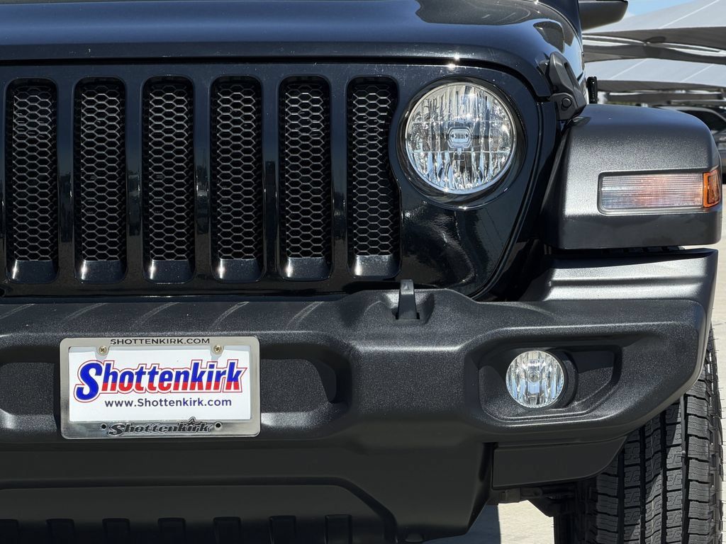 Used 2021 Jeep Wrangler Sport AWD/4WD image 8