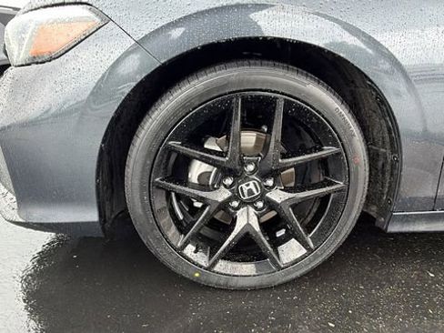 Used 2025 Honda Civic Sport image 10