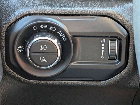 Used 2023 Jeep Gladiator Sport image 17