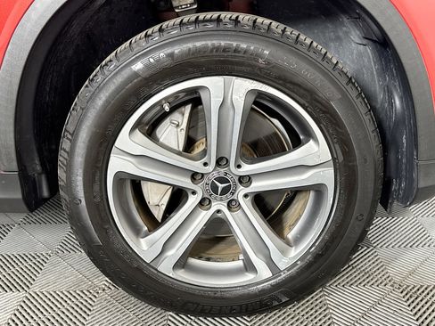 Used 2019 Mercedes-Benz GLC 300 w/ Parking Assistance Package image 30