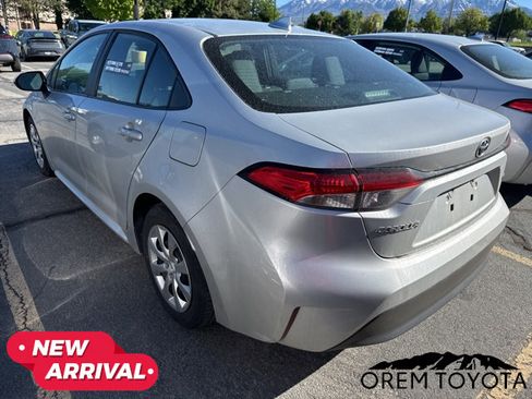 Used 2024 Toyota Corolla LE FWD image 3