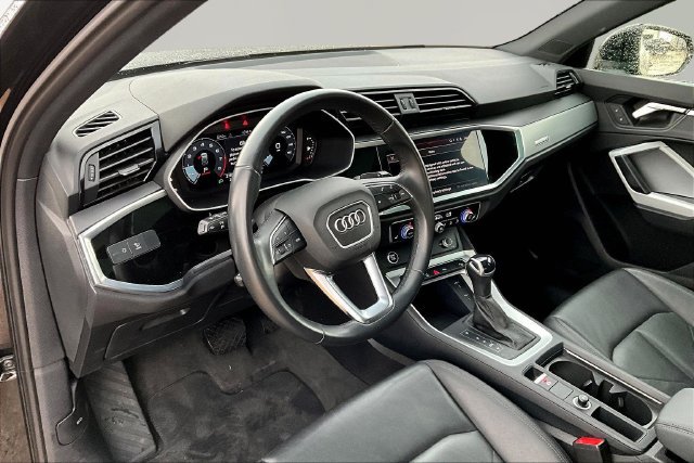 Used 2023 Audi Q3 2.0T Premium w/ Convenience Package AWD/4WD image 13