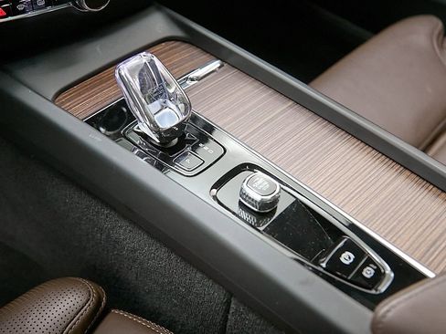 Certified 2024 Volvo V60 B5 Cross Country Ultimate image 16