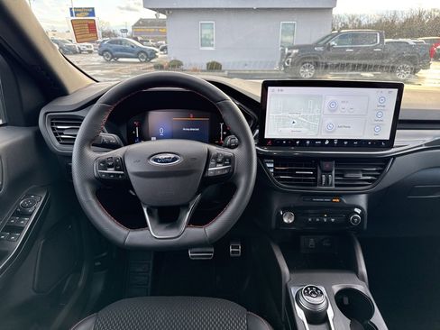 Used 2024 Ford Escape ST-Line w/ Tech Pack #1 image 9