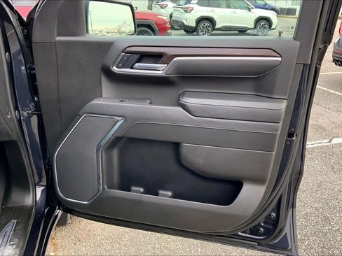 Used 2025 GMC Sierra 1500 SLT image 21