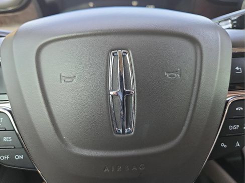 Used 2022 Lincoln Nautilus Reserve FWD image 19