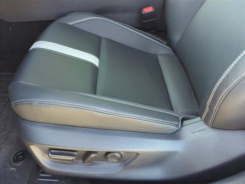 Used 2025 Toyota Camry SE FWD image 11