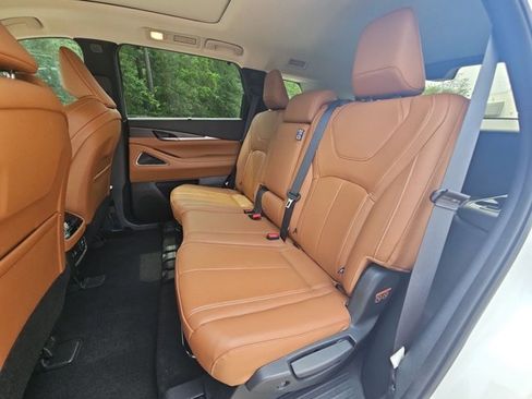 Used 2023 INFINITI QX60 Sensory w/ Vision Package AWD/4WD image 17