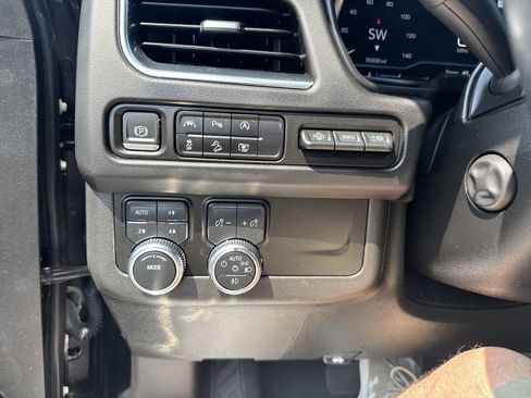 Used 2023 GMC Yukon AT4 w/ AT4 Premium Package image 32