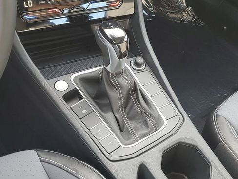 New 2025 Volkswagen Jetta SE image 22