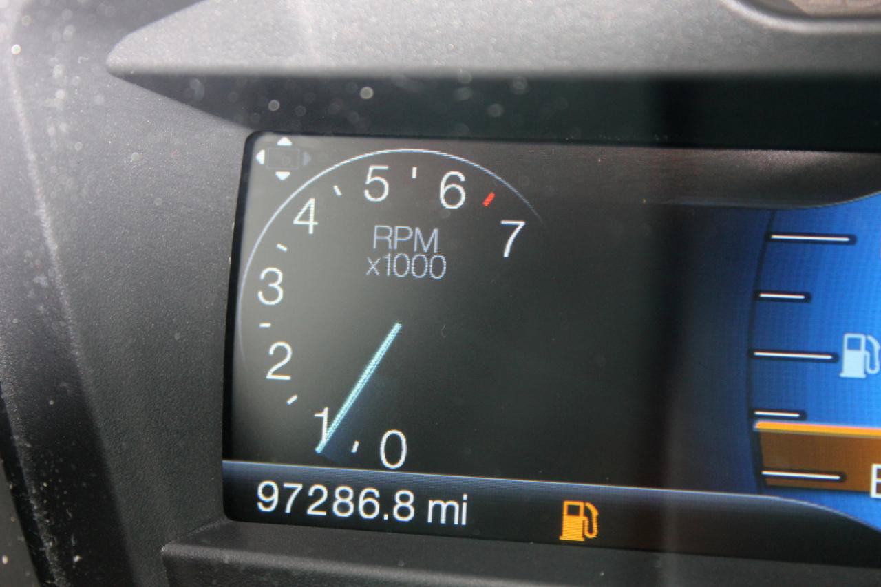 Used 2015 Ford Explorer XLT w/ Equipment Group 202A AWD/4WD image 31