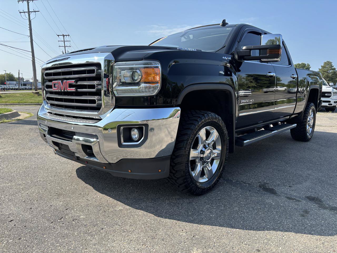 Used 2018 GMC Sierra 2500 SLT AWD/4WD image 2