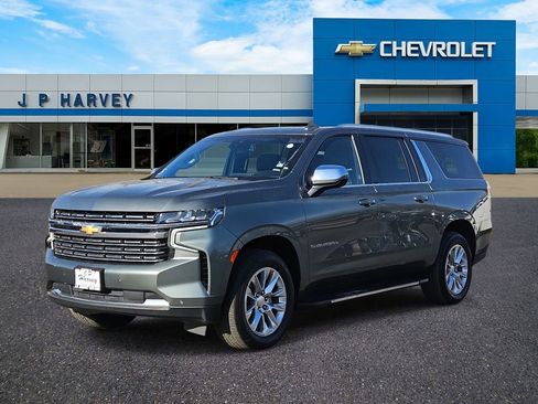 Used 2023 Chevrolet Suburban Premier image 3