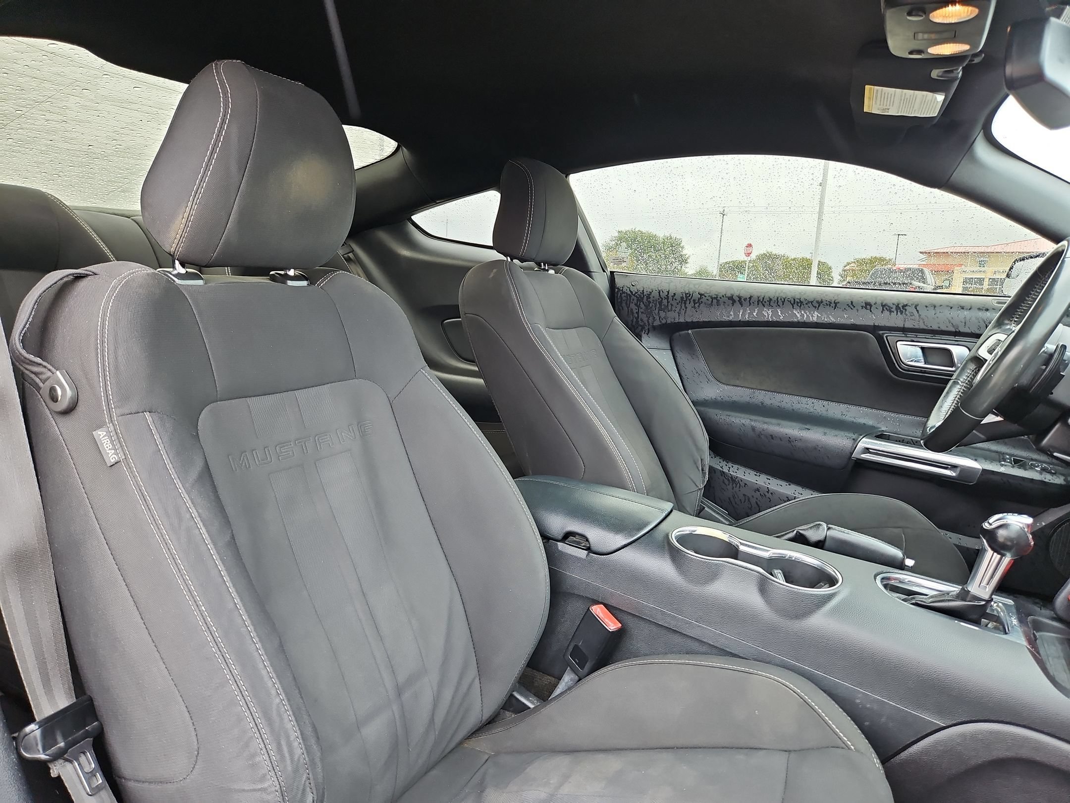 Used 2018 Ford Mustang Coupe RWD image 28