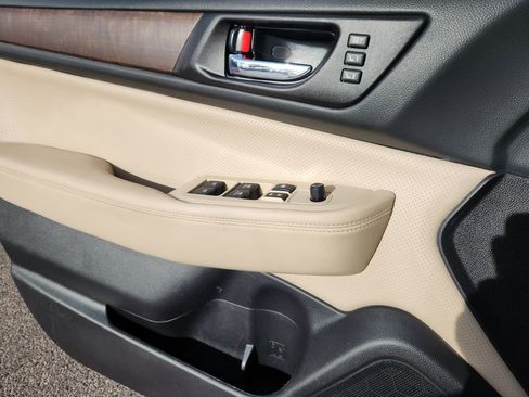 Used 2017 Subaru Outback 2.5i Limited image 6