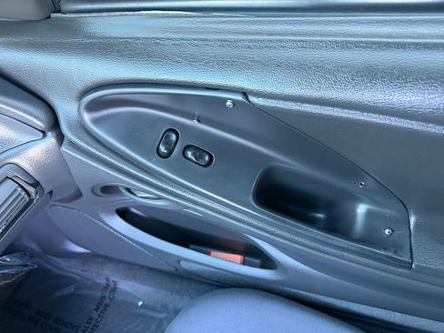 Used 2004 Ford Mustang Coupe RWD image 31