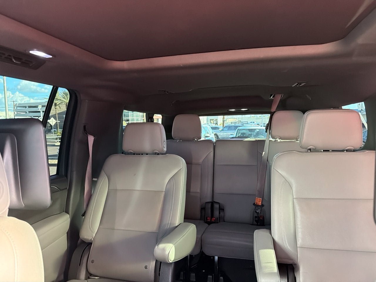 Used 2021 Chevrolet Suburban LT w/ LT Signature Plus Package RWD image 4