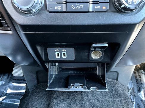 Used 2016 Ford F150 XLT w/ Equipment Group 302A Luxury AWD/4WD image 19
