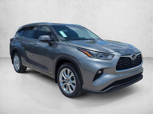 New 2026 Toyota Highlander Limited AWD/4WD image 3