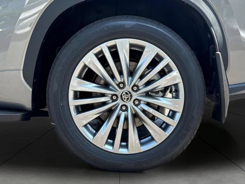 New 2026 Toyota Highlander Platinum AWD/4WD image 36
