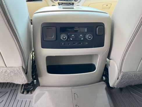 Used 2018 GMC Yukon Denali w/ Denali Ultimate Package AWD/4WD image 14