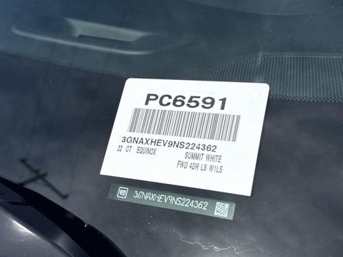 Used 2022 Chevrolet Equinox LS image 31