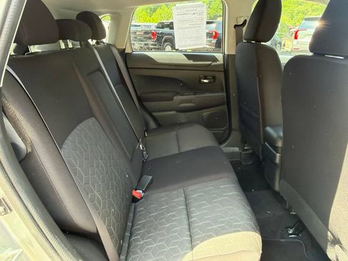 Used 2025 Mitsubishi Outlander Sport ES AWD/4WD image 19