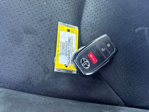 Used 2026 Toyota Corolla SE FWD image 26