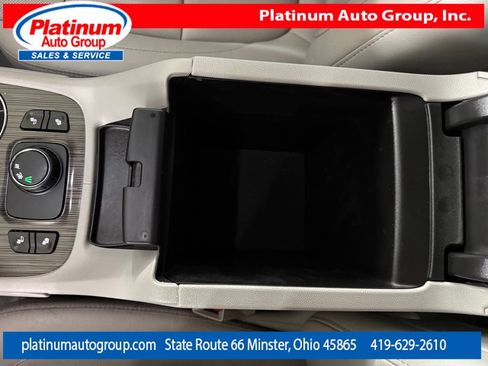 Used 2020 GMC Acadia SLT FWD image 26