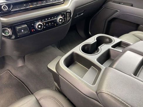 Used 2025 GMC Sierra 1500 SLT image 22