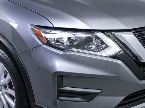 Used 2020 Nissan Rogue SV FWD image 36