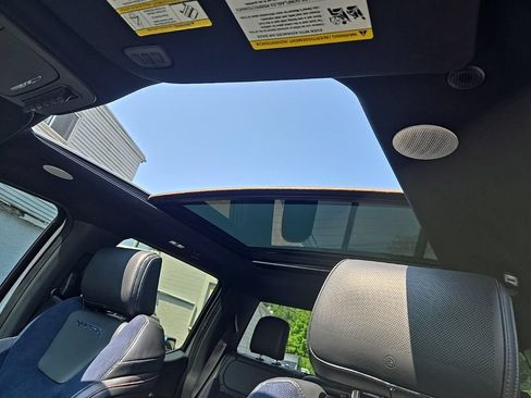 Certified 2022 Ford F150 Raptor w/ Raptor 37 Performance Package AWD/4WD image 13