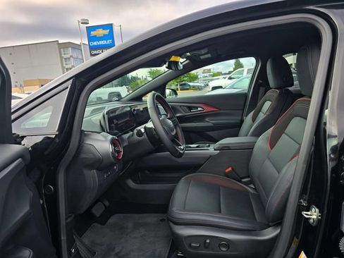 Used 2025 Chevrolet Equinox EV RS FWD image 23