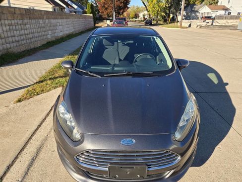 Used 2015 Ford Fiesta SE w/ Comfort Package image 4