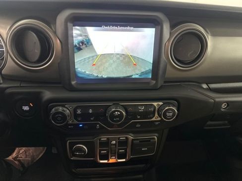 Used 2023 Jeep Wrangler Unlimited w/ Cold Weather Group image 22