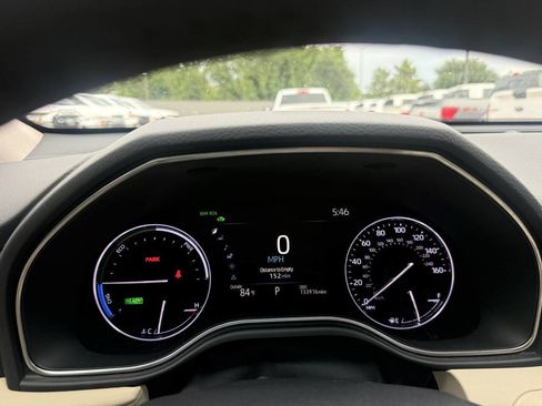 Used 2021 Toyota Avalon XLE FWD image 28