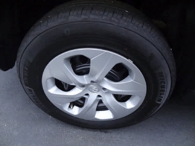 Certified 2025 Toyota RAV4 LE AWD/4WD image 11