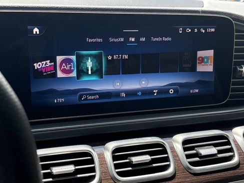 Used 2025 Mercedes-Benz GLS 450 4MATIC image 23