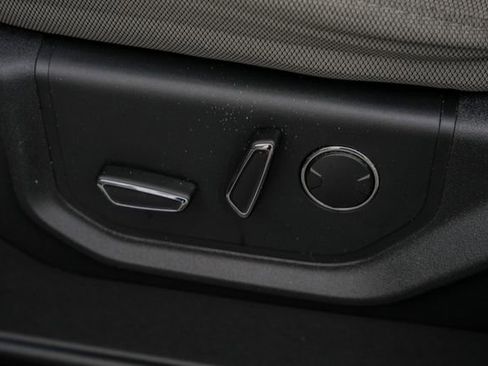 Used 2015 Ford F150 XLT w/ Equipment Group 302A Luxury image 22