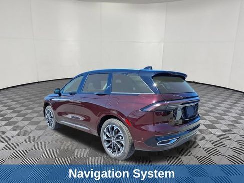 Used 2024 Lincoln Nautilus Reserve AWD/4WD image 7