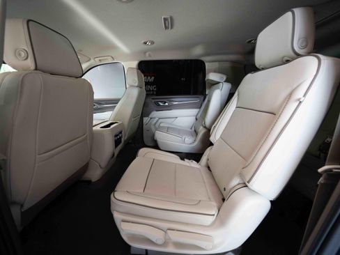 Used 2023 GMC Yukon XL Denali AWD/4WD image 22