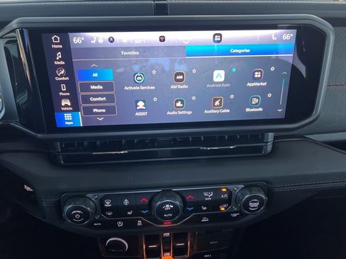 Used 2025 Jeep Gladiator Rubicon w/ Convenience Group image 28