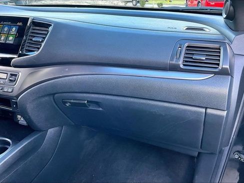 Used 2022 Honda Pilot Sport image 21