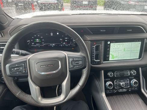 Used 2022 GMC Yukon Denali AWD/4WD image 14